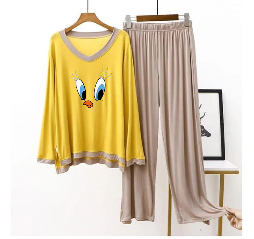 Yellow Daffy Duck V-Neck T-Shirt with Contrast Trouser PJ Set